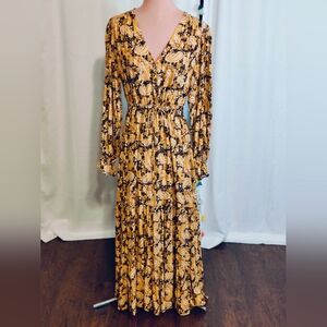 Last Queen perfect Autumn Maxi Dress gold & black Paisley 1/2 button front SM